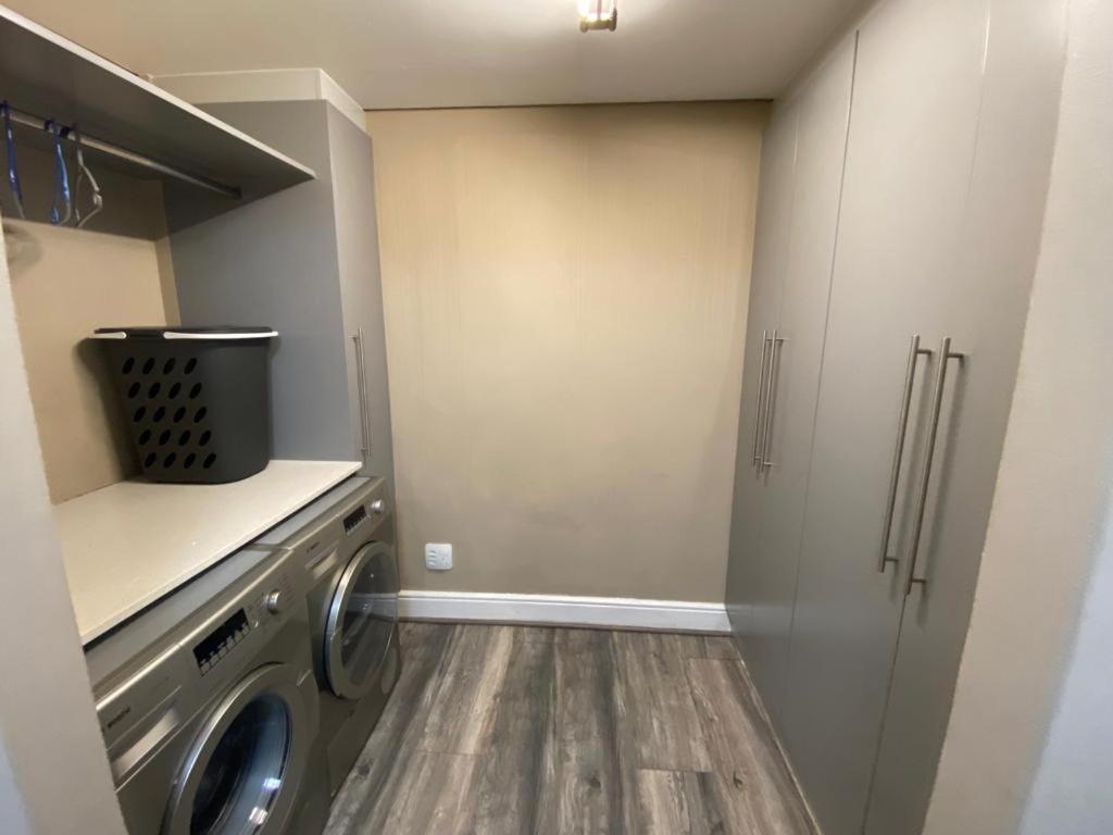 Loddey'S Self Catering Apartments - By Beach Collection Strand Eksteriør billede